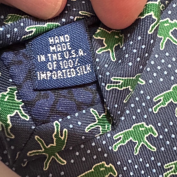 Vineyard Vines Custom Collection Keeleland Horse Racing Silk Tie in Blue & Green - Picture 6 of 8